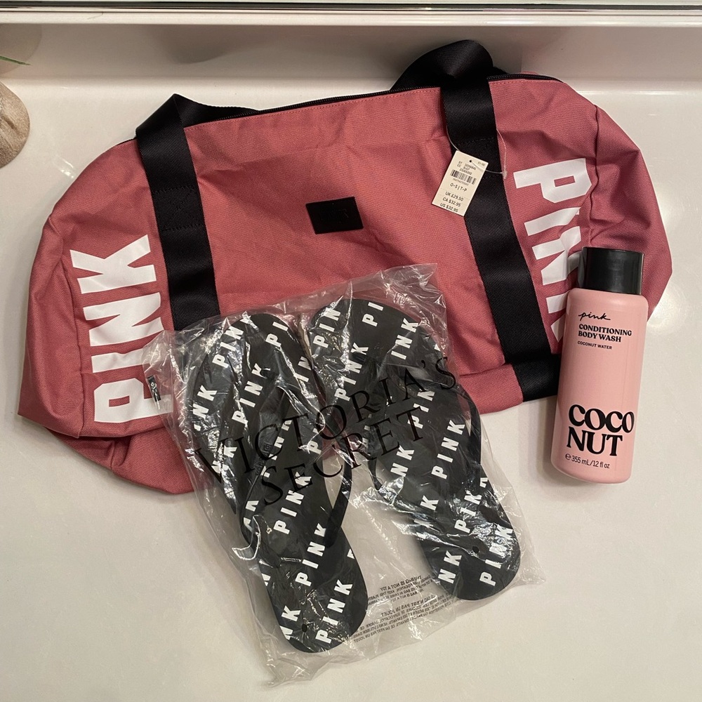PINK VS Duffle Bag Bundle